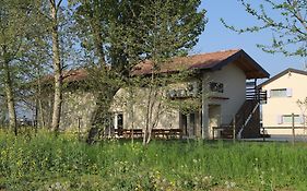 In The Countryside Just 15 Min From The Airport And 5 Min From Train Station